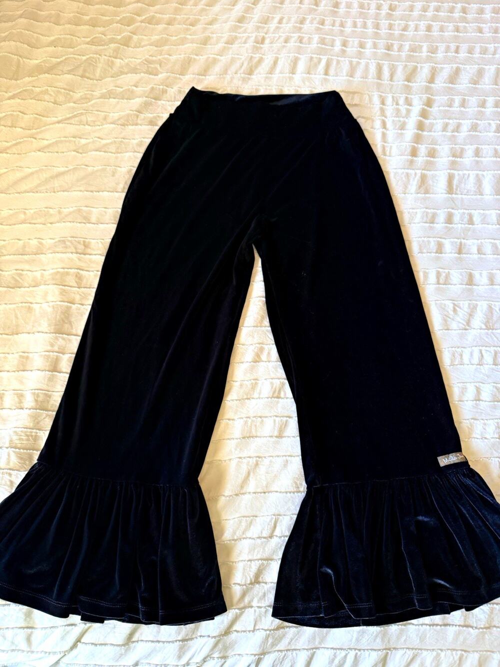 Matilda Jane Black Velvet Ruffle Hem Flare Pants Girls M 26" Inseam